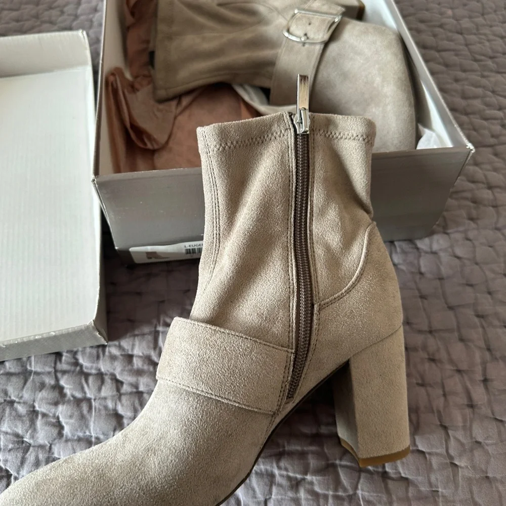 Suede Greige/Taupe Boots With Buckle